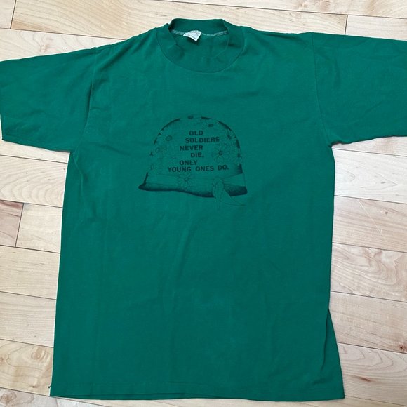 VTG RARE! Old Soldiers Never Die, Only Young Ones Do AntiWar T-Shirt Tee Size L - Picture 11 of 12